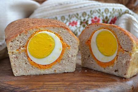 Мясной хлебец с яйцом