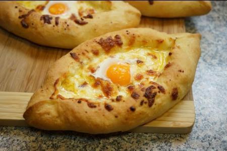 хачапури по-аджарски