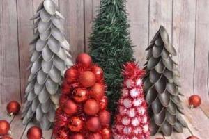 Новогодняя елка из пластиковых ложек своими руками
