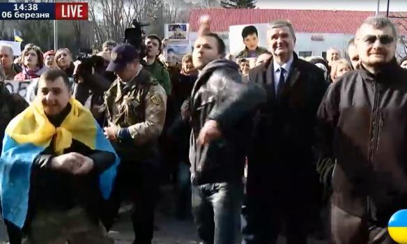 Савченко забросали яйцами в Николаеве