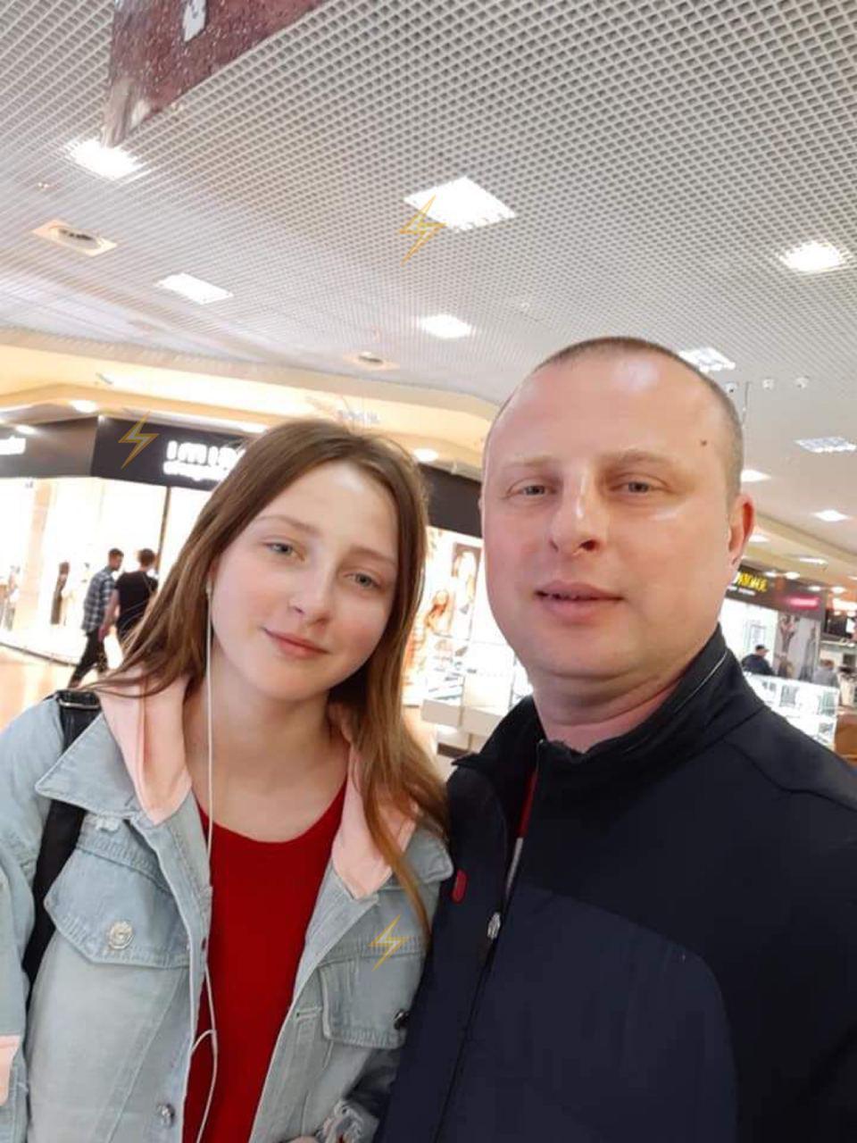 подполковник ГСЧС Дмитрий Азаренков и его дочь Анастасия Азаренкова
