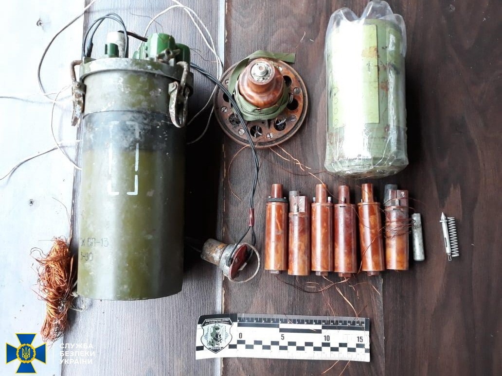 На Донбассе боевики установили запрещенное взрывное устройство "Охота" вблизи мирного поселка