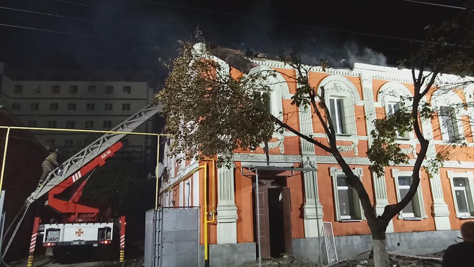 В Харькове пожар в жилом доме унес жизни двух людей