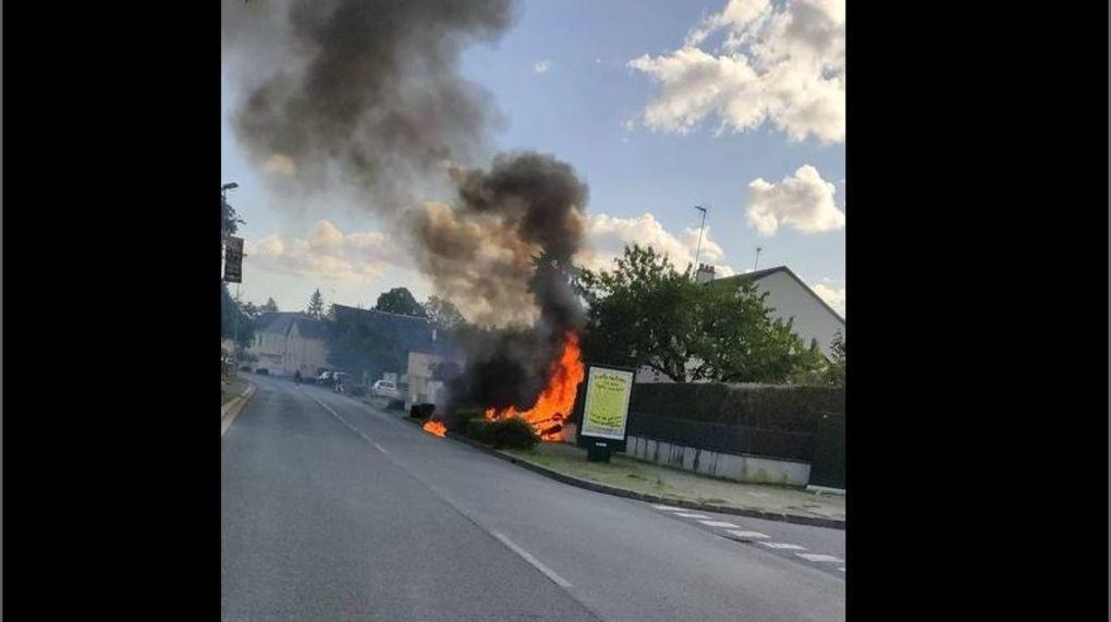 Во Франции столкнулись и упали два самолета: погибли 5 человек