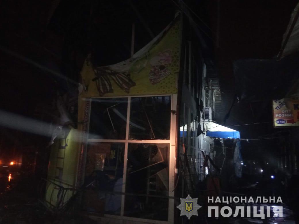 Ночной пожар в Харькове: горел рынок "Барабашово"