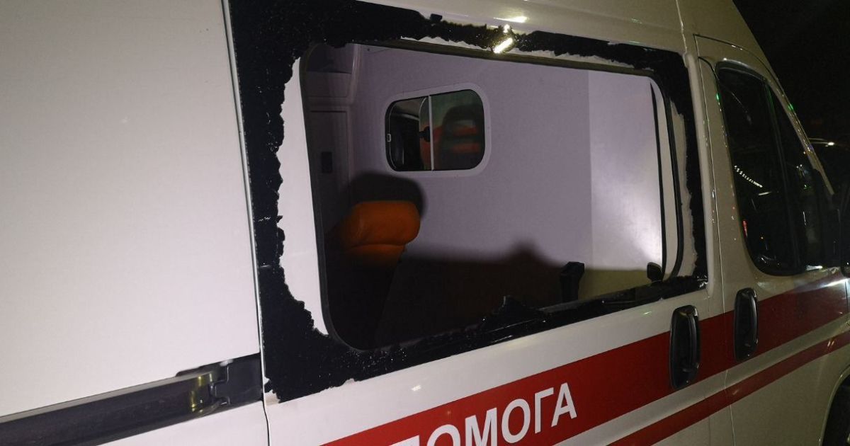 В Киеве пьяный водитель на Skoda протаранил машину "скорой"