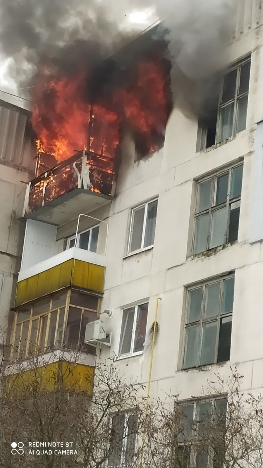 В Лисичанске обстреляли дома и больницу в районе завода РТИ | Новини в Час  Пік