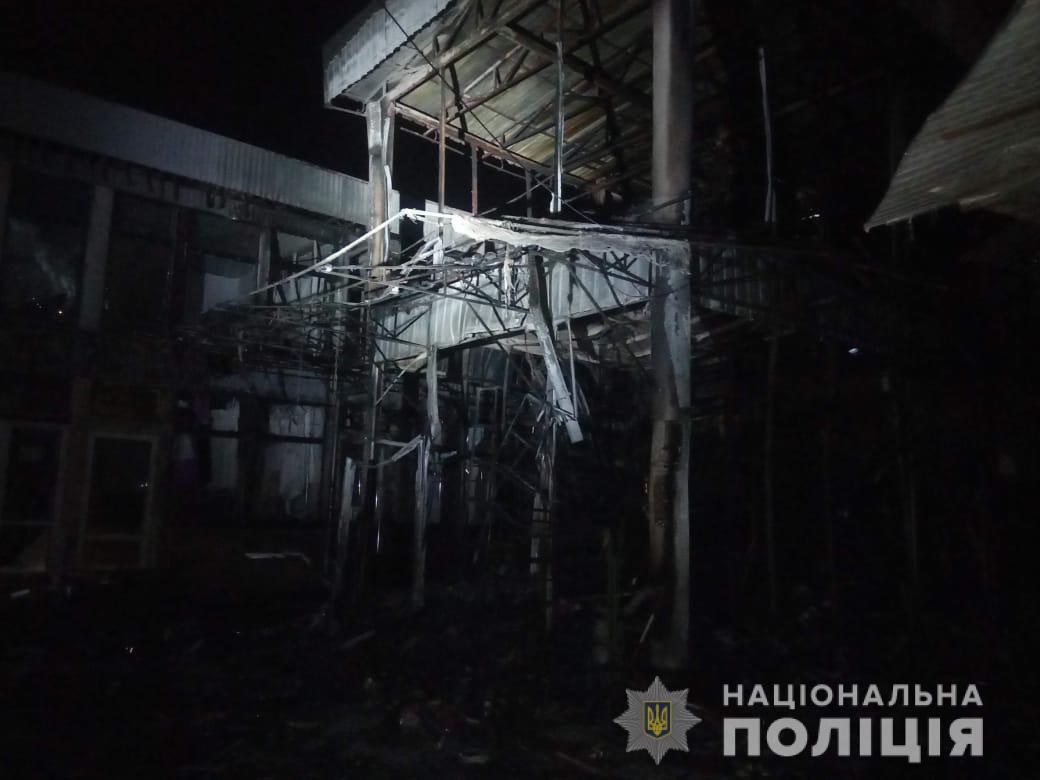 Ночной пожар в Харькове: горел рынок "Барабашово"