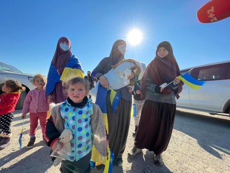 Из сирийского лагеря освободили двух гражданок Украины с детьми