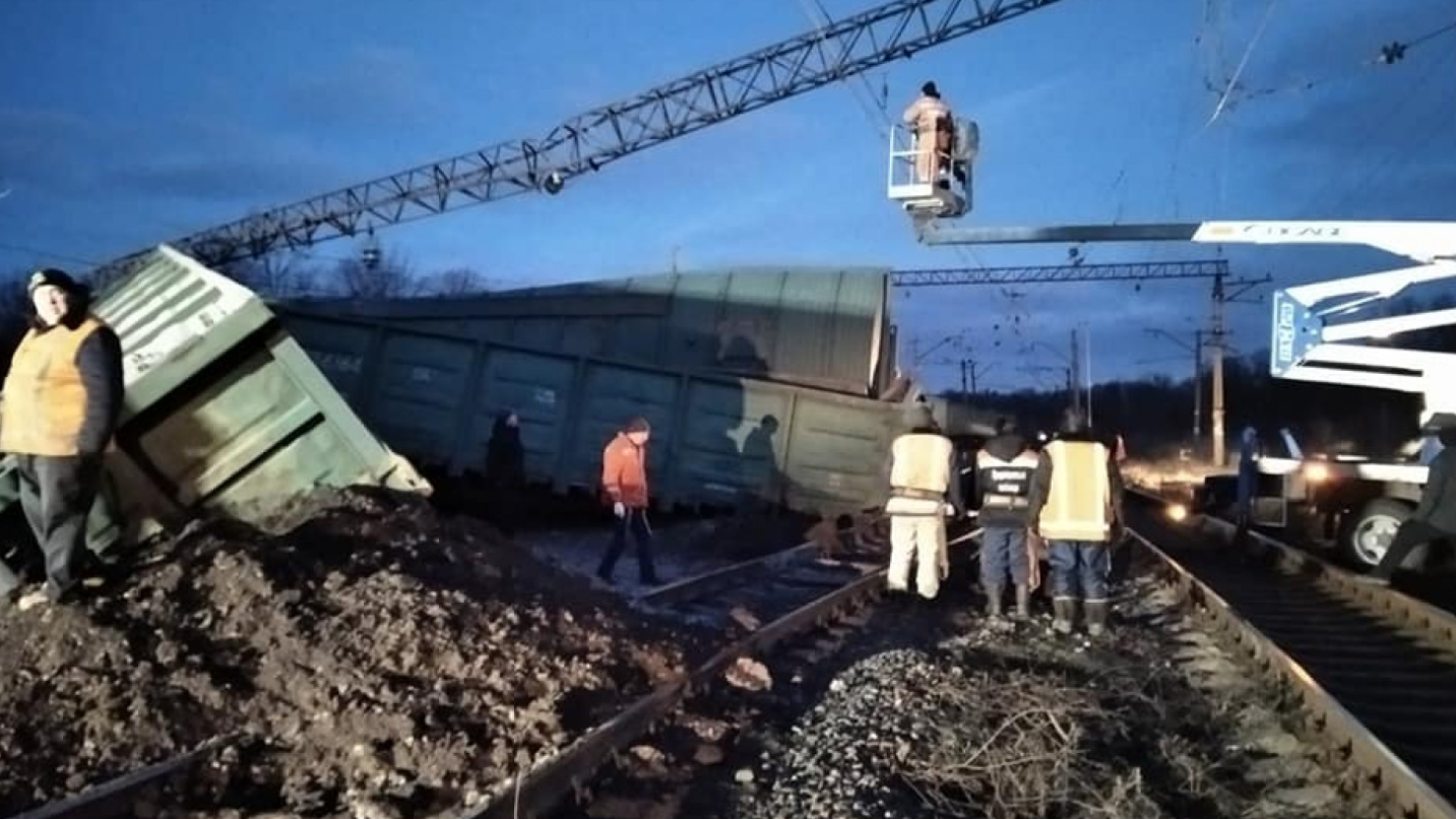 Из-за аварии на железной дороге на Днепропетровщине выбились из графика поезда южного направления