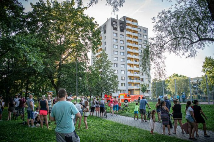 В Чехии жертвами пожара в жилой многоэтажке стали 11 человек