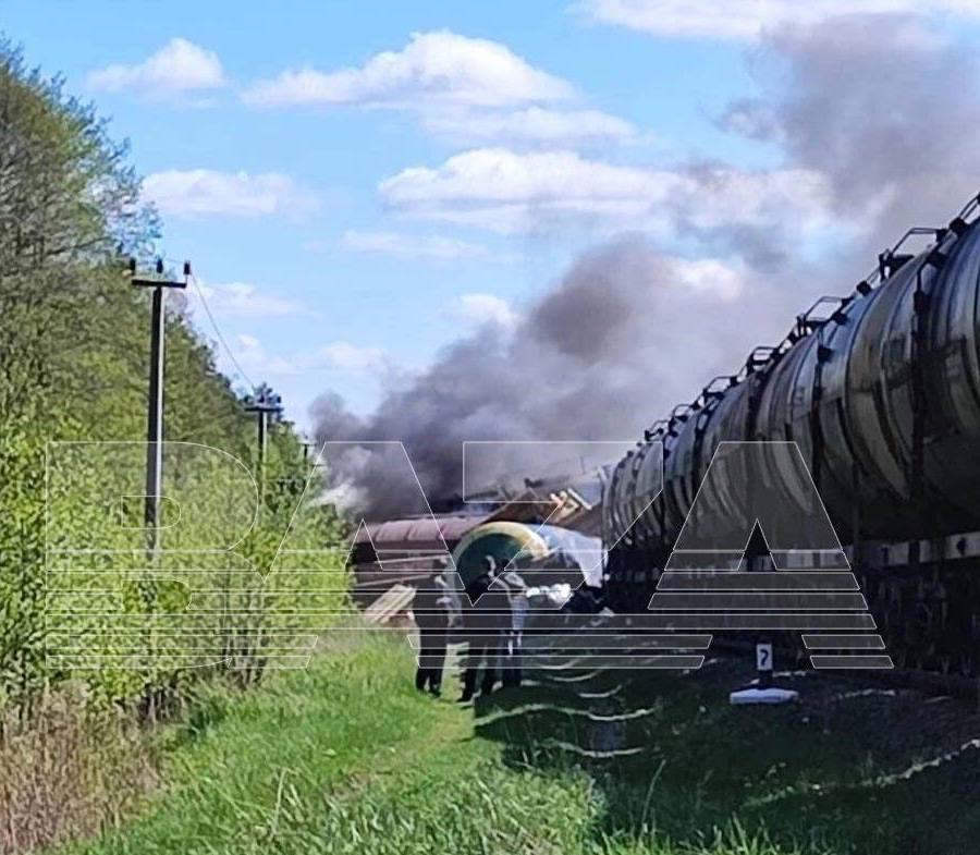 В Брянской области из-за подрыва железной дороги сошел с рельсов поезд