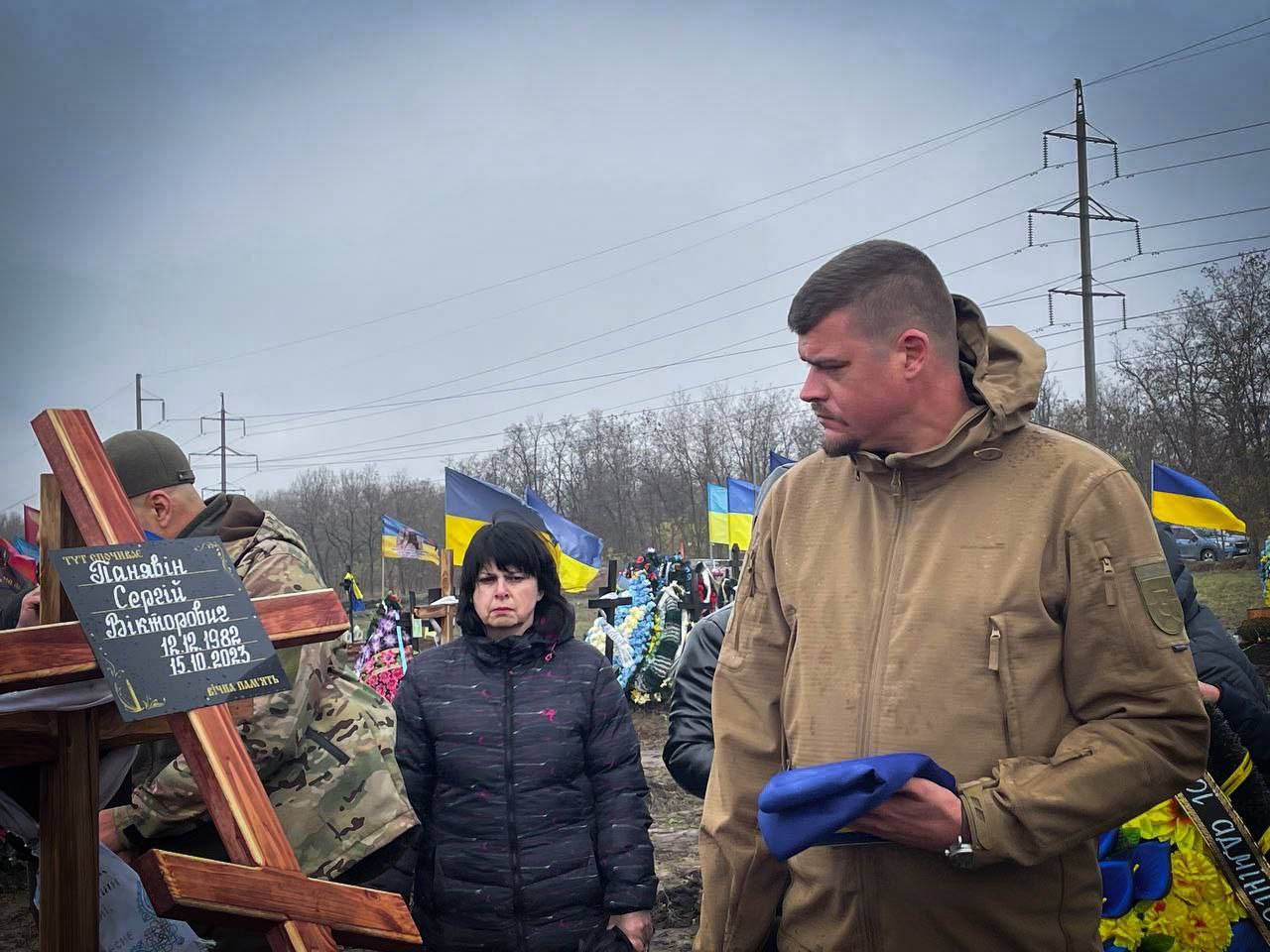 В Днепре провели в последний путь военнослужащего с Луганщины