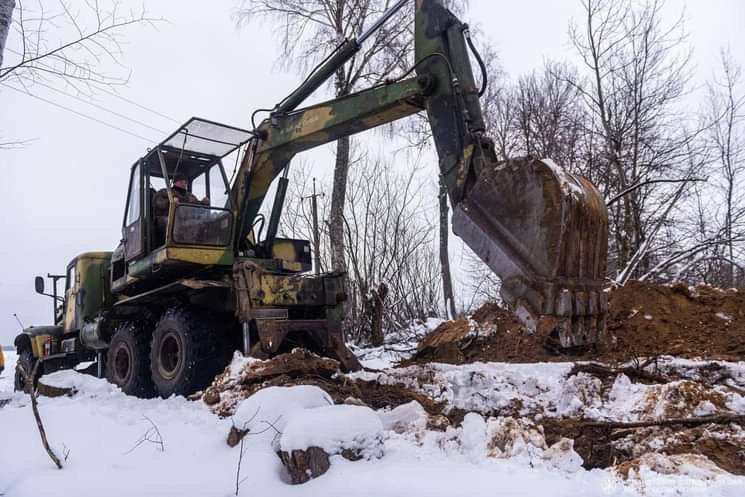 На севере Украины продолжается строительство линий обороны