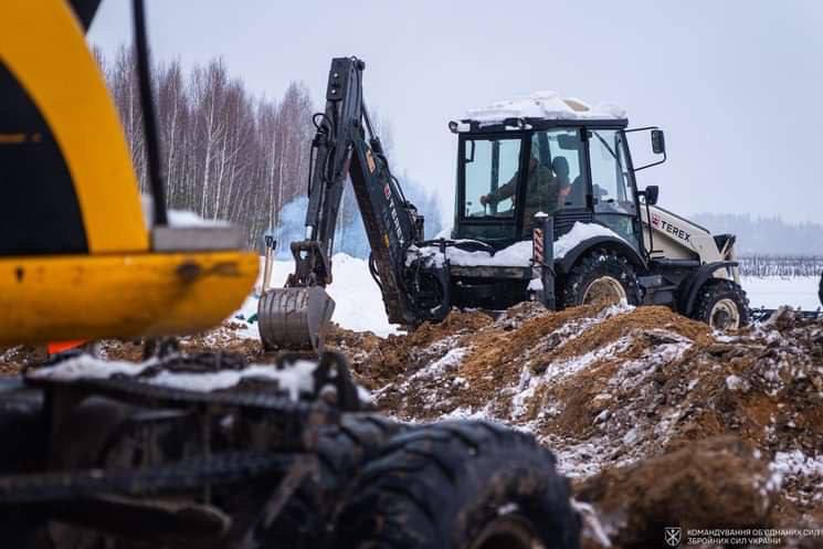 На севере Украины продолжается строительство линий обороны