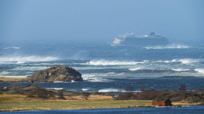 Круизный лайнер Viking Sky