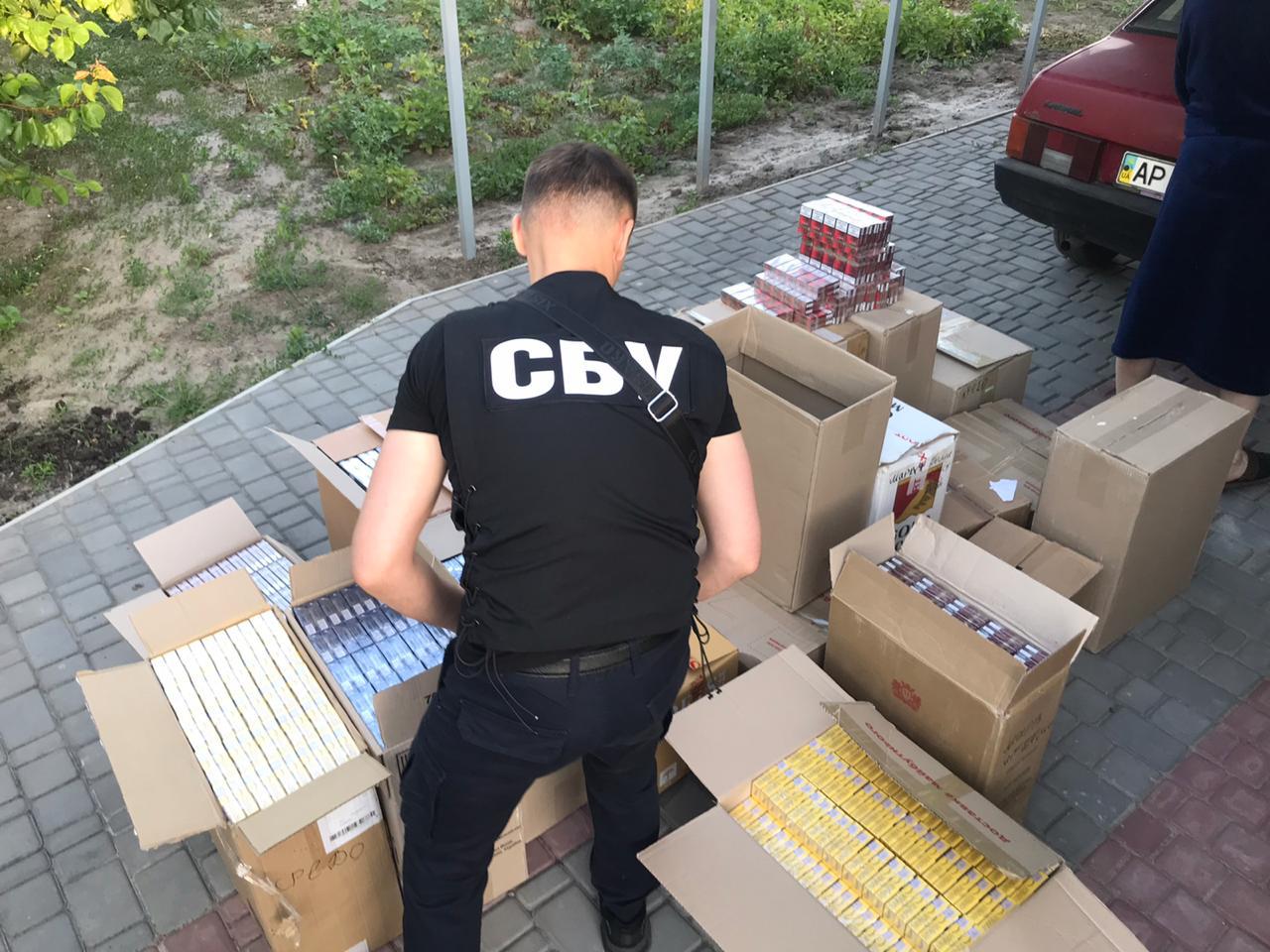 В Запорожье разоблачили масштабную контрабанду сигарет из ОРДЛО