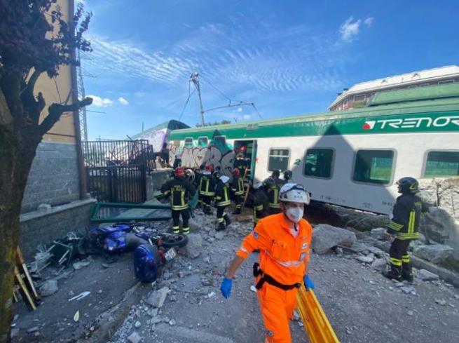 В Италии сошел с рельсов пассажирский поезд: есть пострадавшие