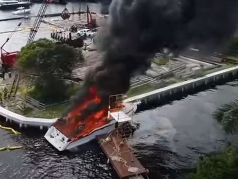 В США в результате взрыва и пожара на прогулочном катере пострадало 13 человек