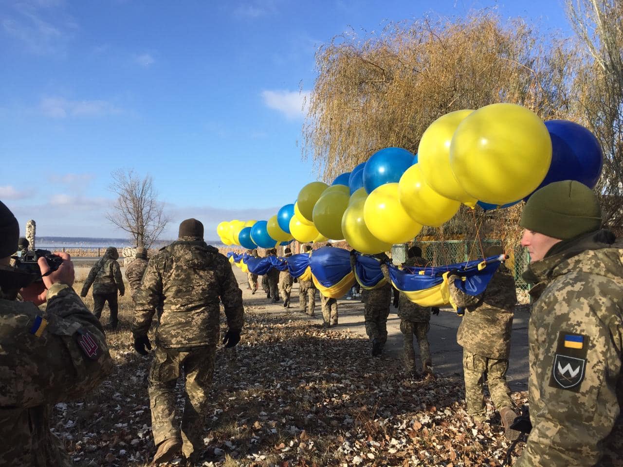 В День ВСУ над оккупированной Горловкой запустили флаг Украины