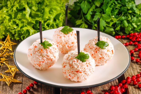 Сырные шарики с красной рыбой