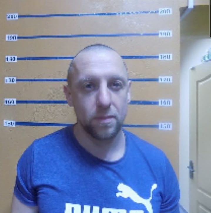 В Рубежном мужчина метнул гранату в полицейских