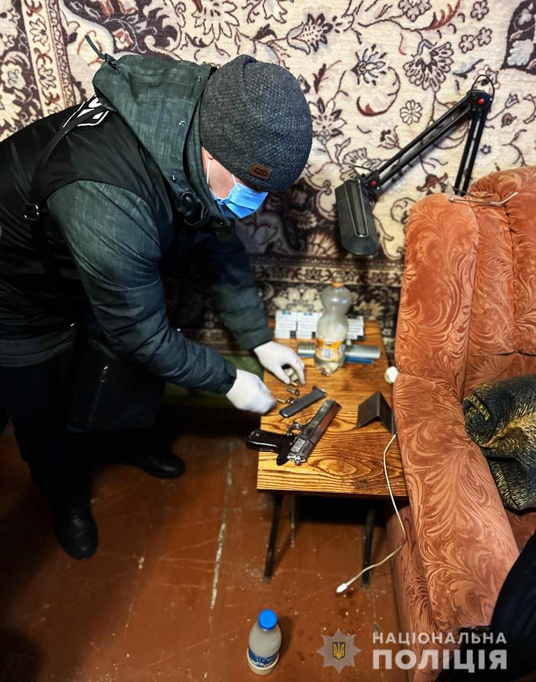 На Луганщине полиция задержала торговца оружием