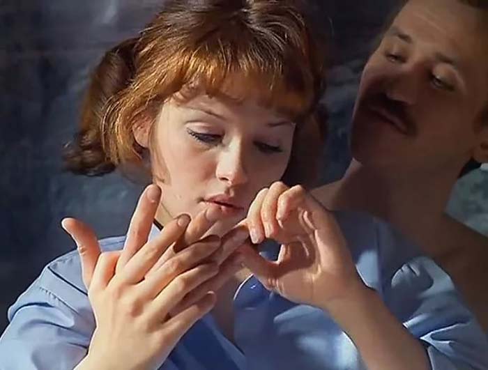 Александра Яковлева