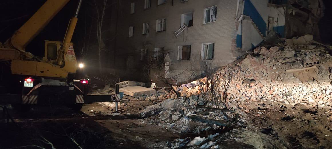 В Нью-Йорке продолжается поиск людей под завалами разрушенного дома