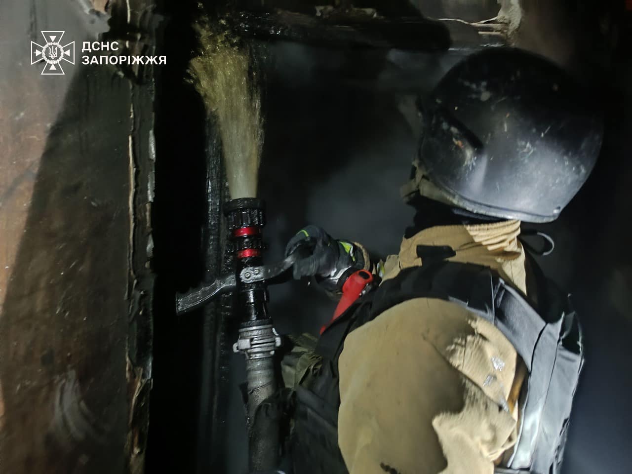 "Шахед" попал в многоэтажку в Запорожье