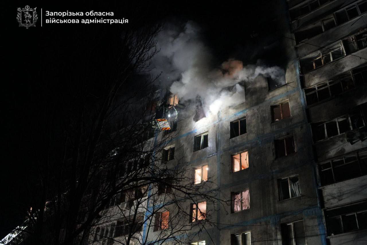 "Шахед" попал в многоэтажку в Запорожье