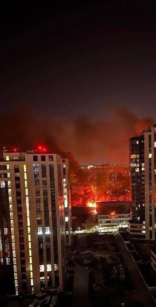 Атака "шахедов" на Днепр