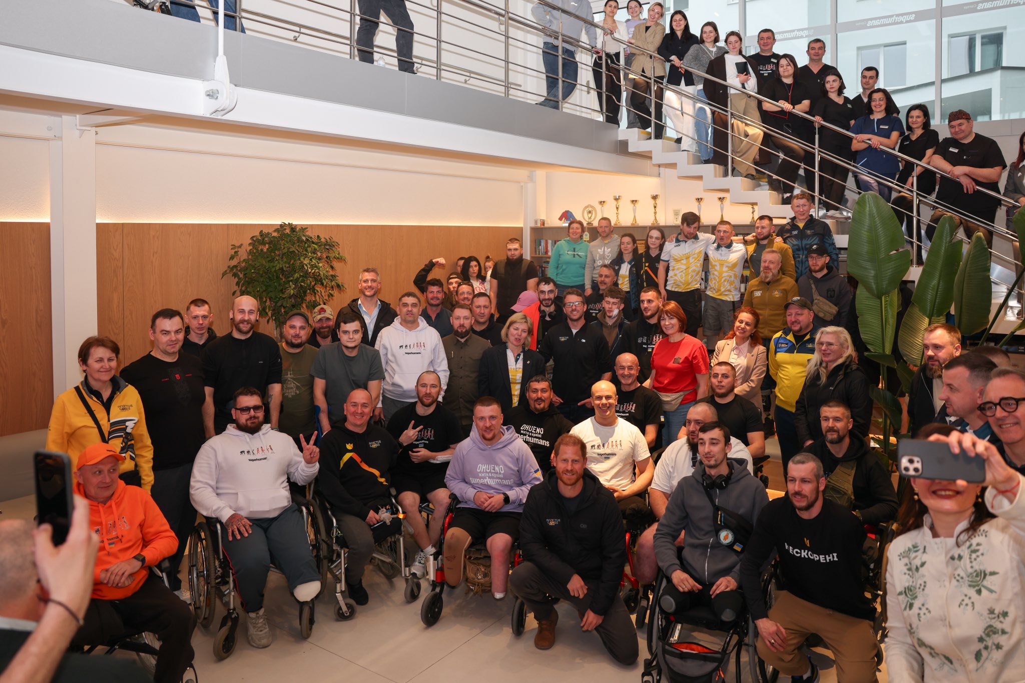 Принц Гарри посетил Superhumans Center во Львове