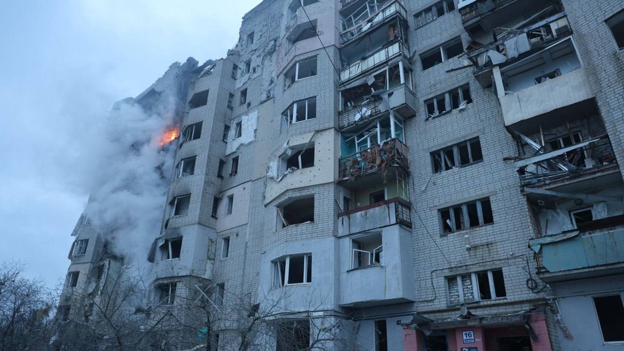 В Купянске российский КАБ попал в многоэтажку