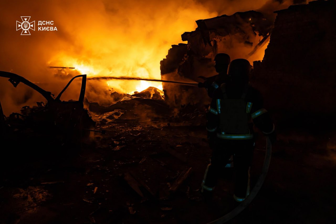 Последствия атаки БПЛА на Киев