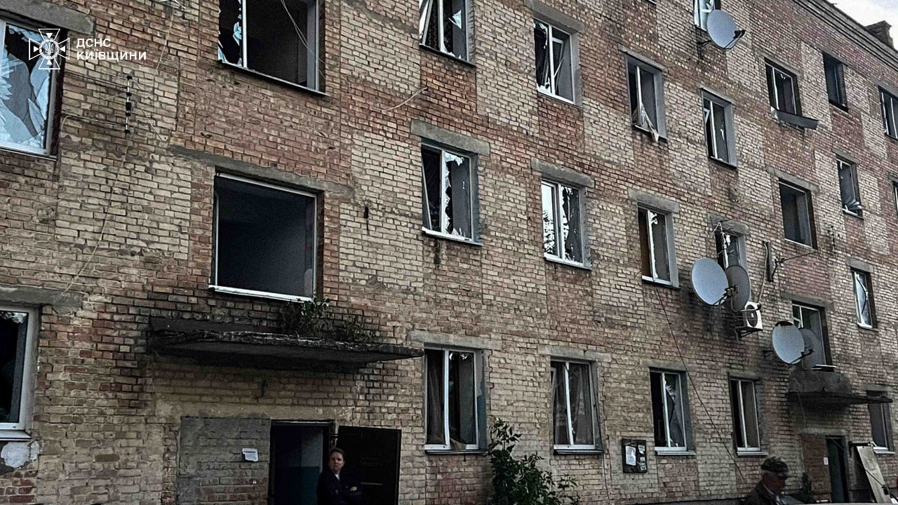 последствия удара вражеских БПЛА по Киевщине