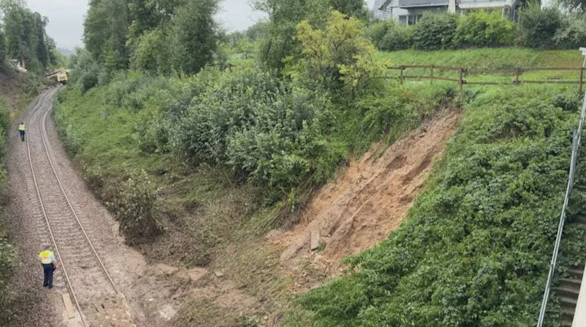 В Германии сошел с рельсов пассажирский поезд