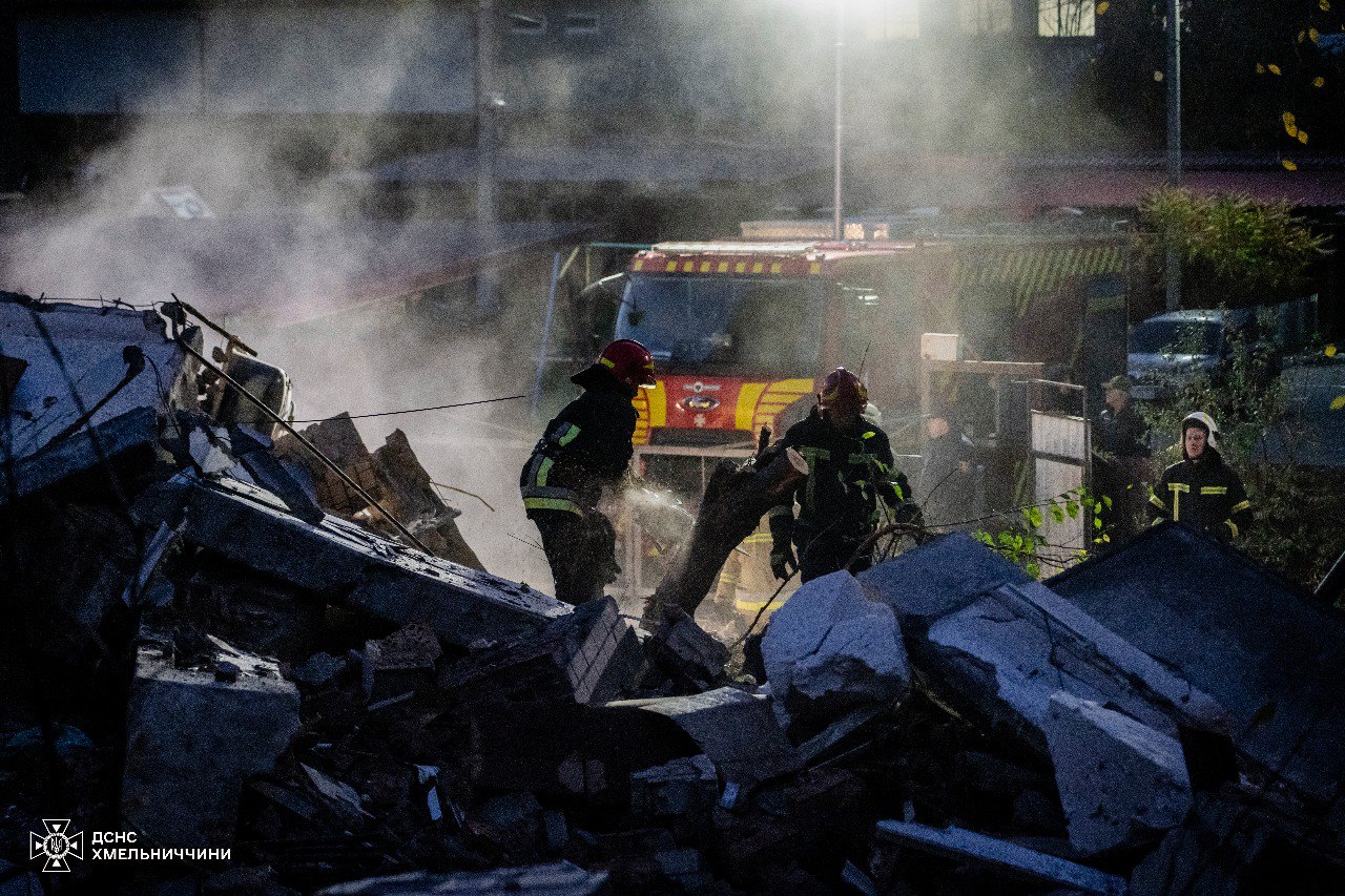Последствия взрыва в многоквартирном доме в Хмельницком
