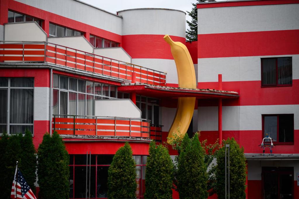 Emigrand Арт Готель