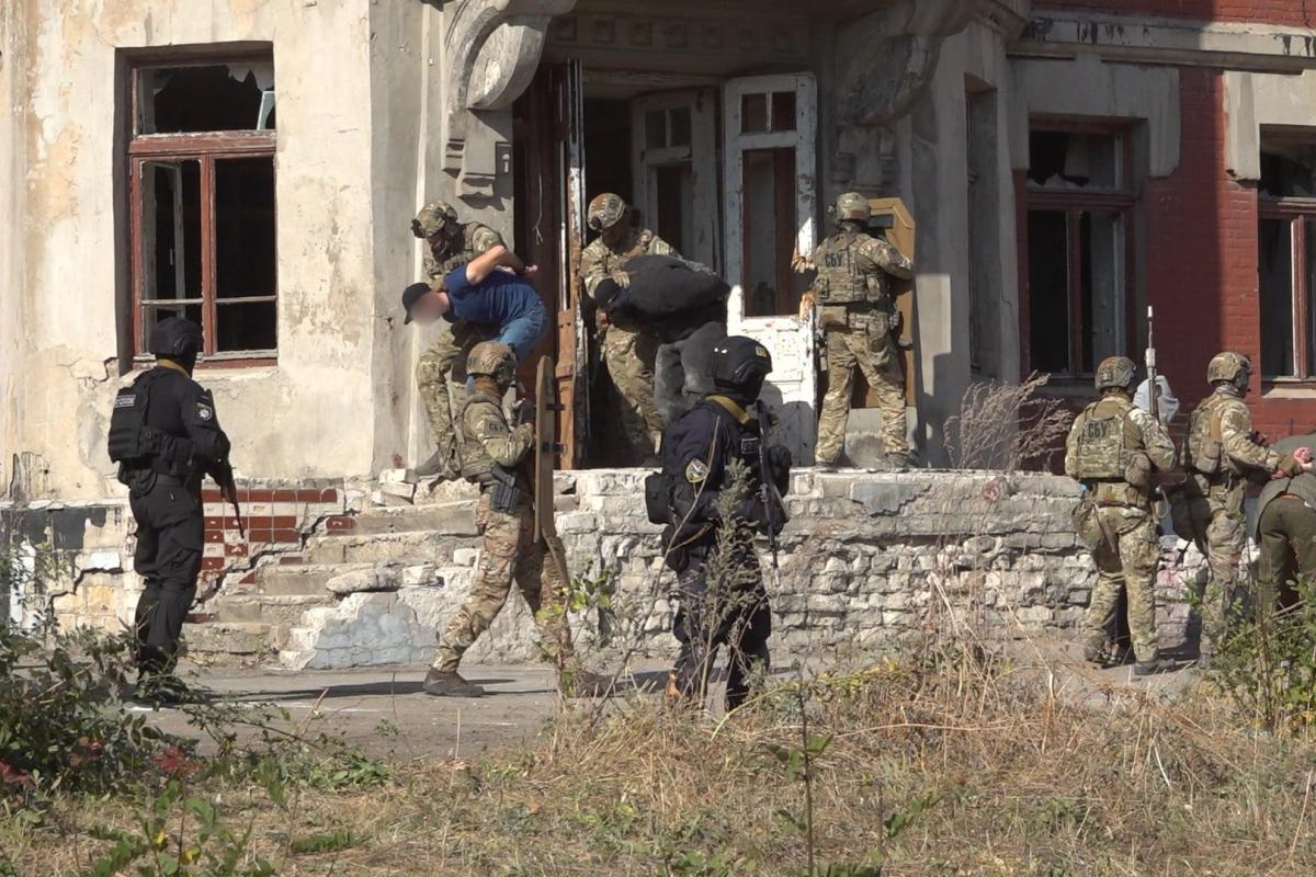 В Лисичанске обезвредили "террористов", которые пытались совершить несколько диверсий