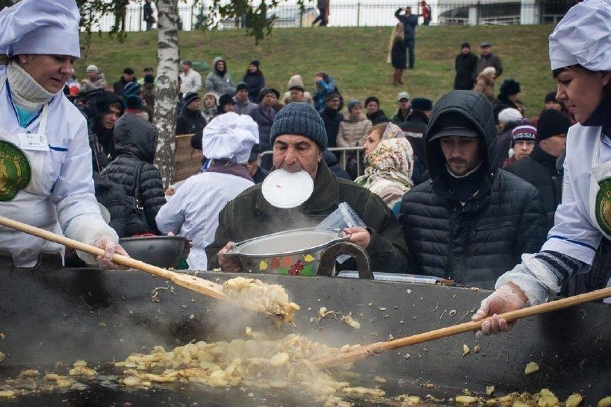 россиян-кормят-с-лопаты