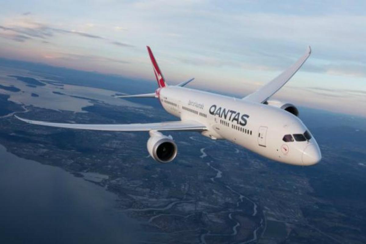 Самолет-Qantas
