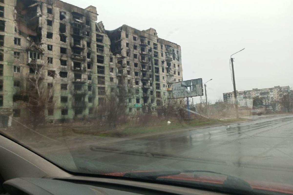 Разрушено почти 4 этажа: в сети показали, как за три месяца обвалился  многоэтажный дом в Северодонецке | Новини в Час Пік