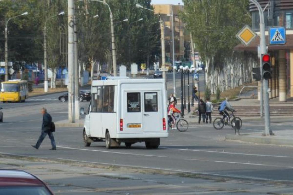 В Луганске водители общественного транспорта отказываются выходить на работу:  в чем причина | Новини в Час Пік