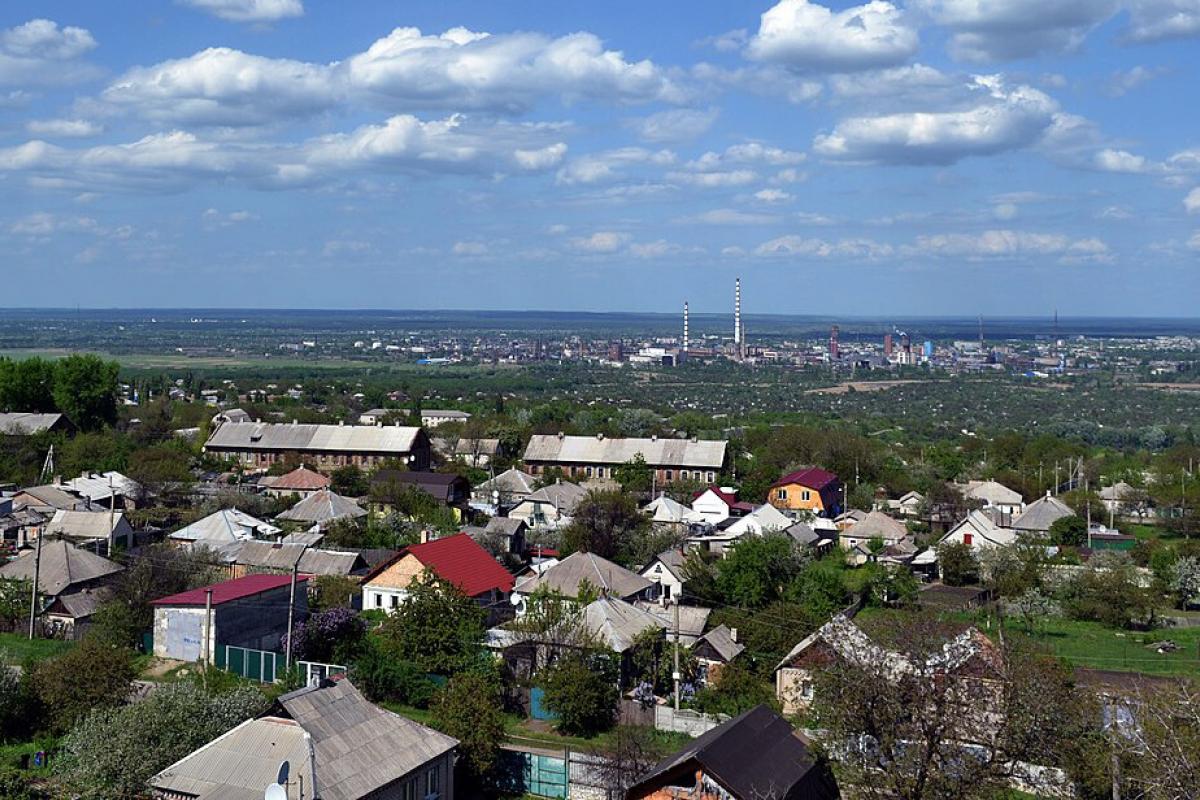 Зеленіє тільки трава: Лисичанськ на відео — брудний, порожній, покинутий