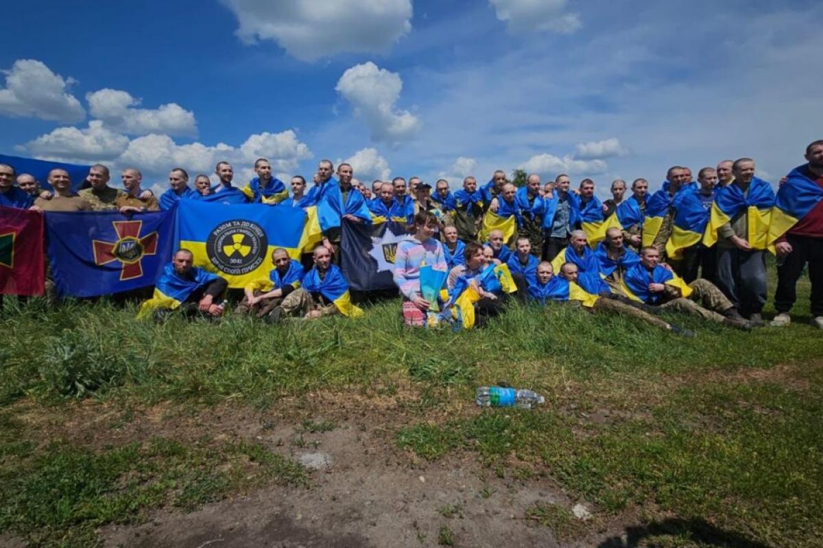 «Додому» крізь невідомість: боєць із Сєвєродонецька у зворушливому відео повернення з полону"