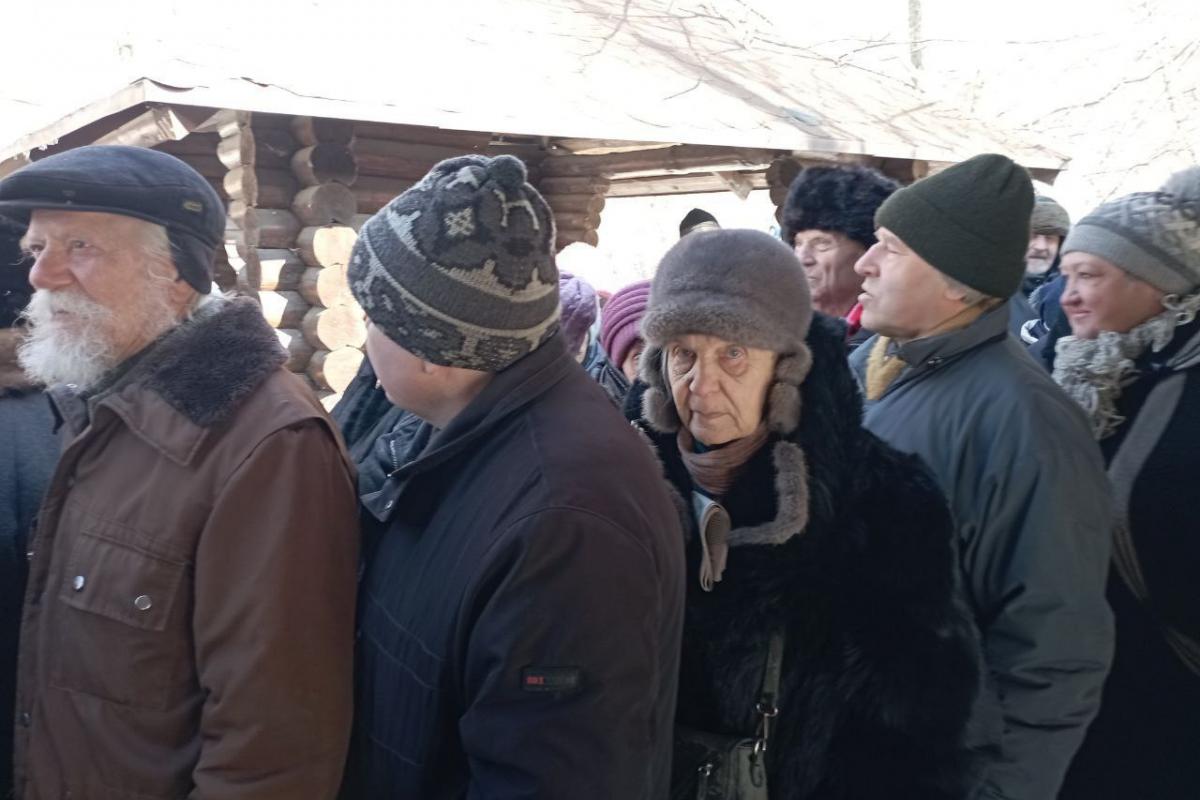 На третій рік окупації Рубіжного та Сіверськодонецька ситуація для місцевих мешканців лише погіршується. Гуманітарна криза триває: продукти харчування залишаються дефіцитом для пенсіонерів, а соціальні виплати не покривають навіть базових потреб.