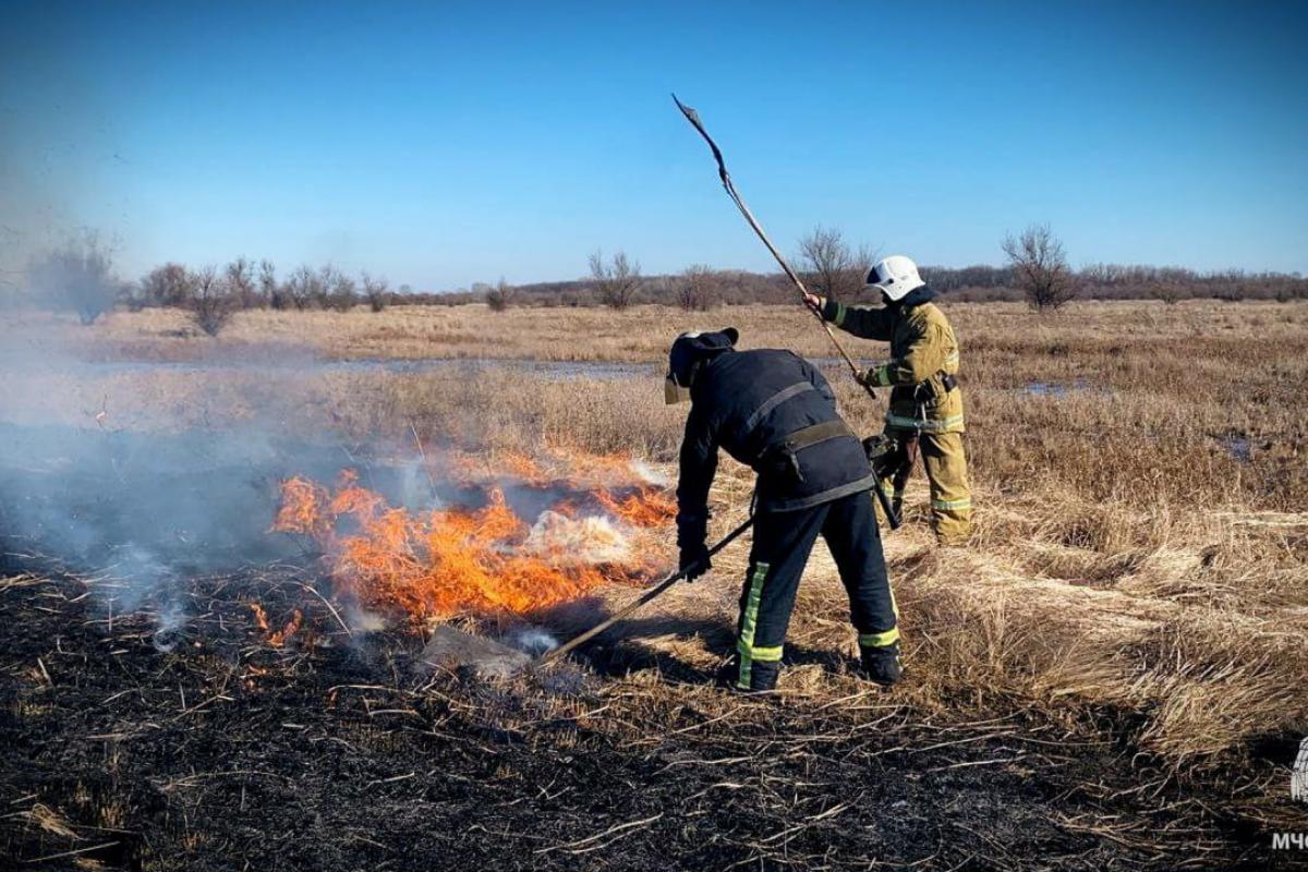 Окупаційна влада безсила: Старобільськ охоплений пожежею, люди самі рятують оселі