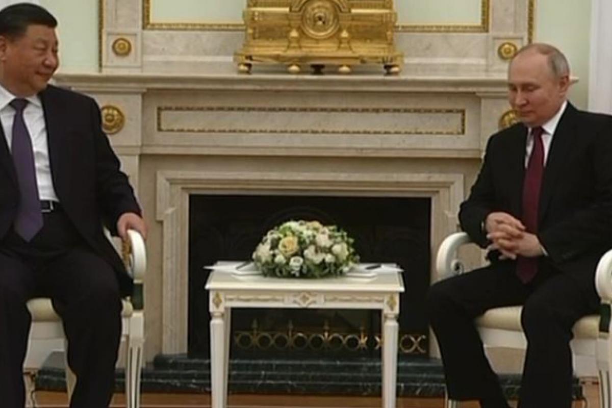У Кремлі стартували переговори Путіна і Сі Цзіньпіна: демонстрація “дружби” перед 9 травня