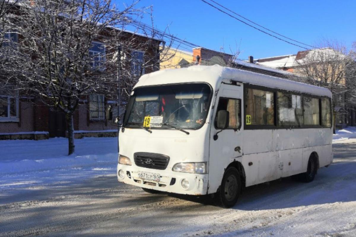 Транспортный хаос в Донецке: почему люди часами стоят на остановках